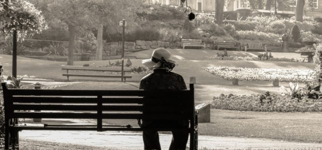 Giornata persone vedove, Forum Famiglie: “Scorporare pensione di reversibilità dal reddito e cumulare i contributi del defunto non goduti”